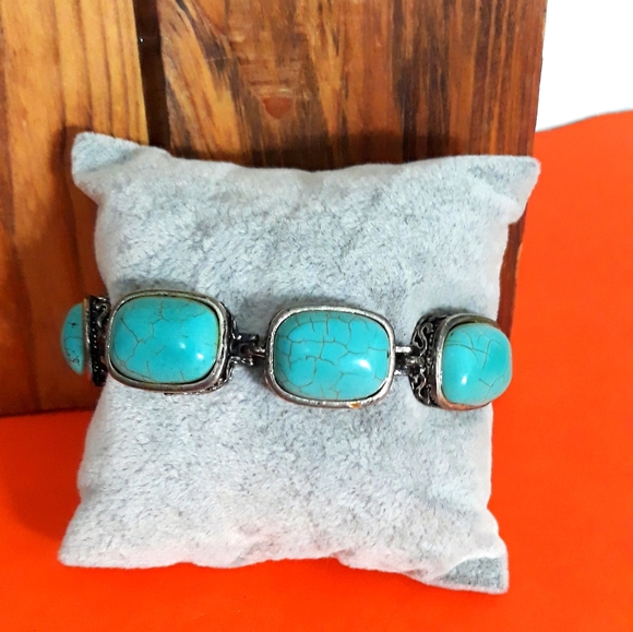 Jewelry - BEAUTIFUL VINTAGE BRACELET TORQUOISE SILVER TONE